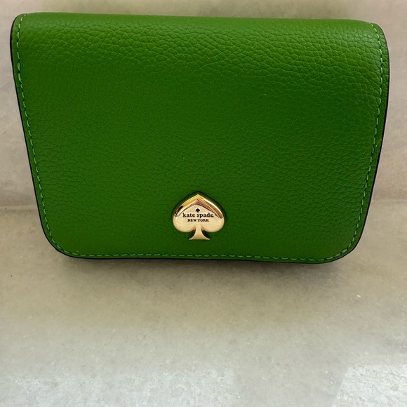 Kate Spade Kayla Pebbled Leather Green Wallet NWT - Picture 2 of 13